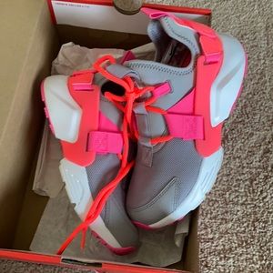 Women’s Nike air Huarache city low